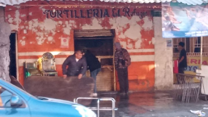 Se registra fuerte incendio en una tortillería de Martín Carrera; No hay lesionados