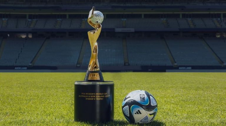 Presentan el balón oficial de la Copa del Mundo Femenil; su tecnología ayudará durante los partidos