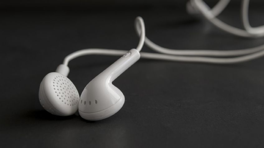 ¿Amas escuchar música con los audífonos? Ten cuidad, serían perjudiciales para la salud
