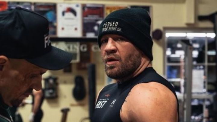 Auto golpea a Conor McGregor mientras andaba en bicicleta: "Podría estar muerto"