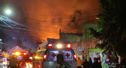 Alerta en Morelos: Mercado de Cuautla se reduce a cenizas en incendio; Bomberos trabajan en sitio