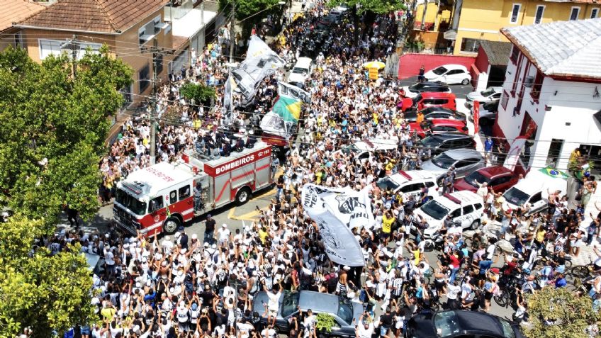 Termina el funeral de Pelé: Miles de personas dieron el último adiós al astro brasileño