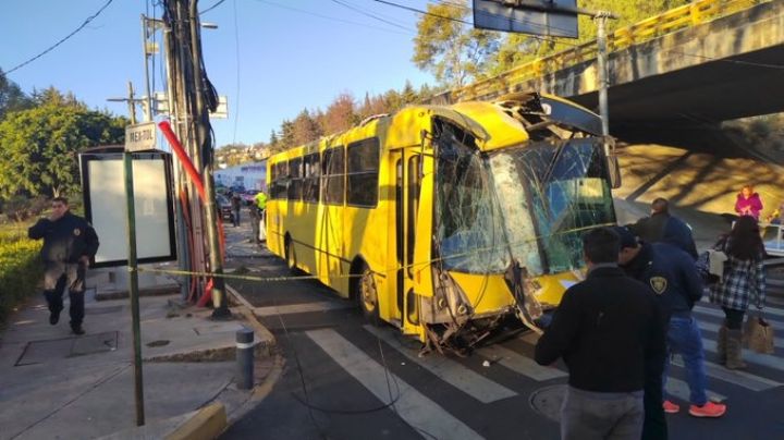 Fatídico accidente vehicular en CDMX: Camión colisiona contra 9 autos; reportan una víctima