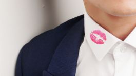 Foto que representa a Una mujer se vuelve viral al encarar a su esposo por serle infiel; se iba de viaje con su amante