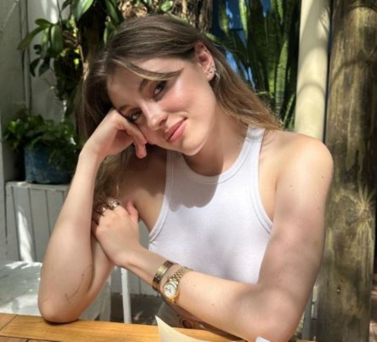 Regina Castro sufrió un accidente y quedó sin dientes