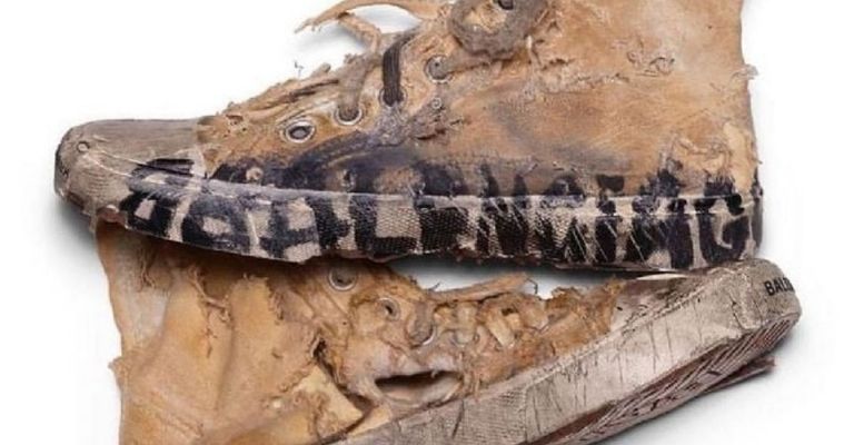 Balenciaga destruidos