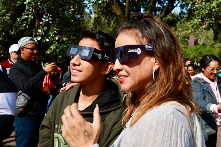 Así puedes ver el Eclipse Solar sin lastimarte