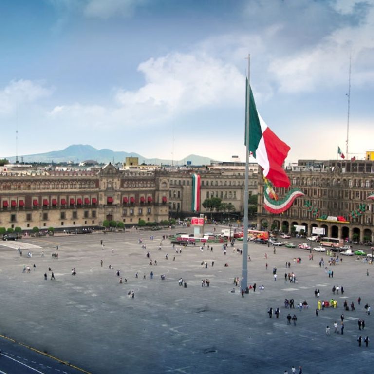 Zócalo de la CDMX dice adiós a los autos