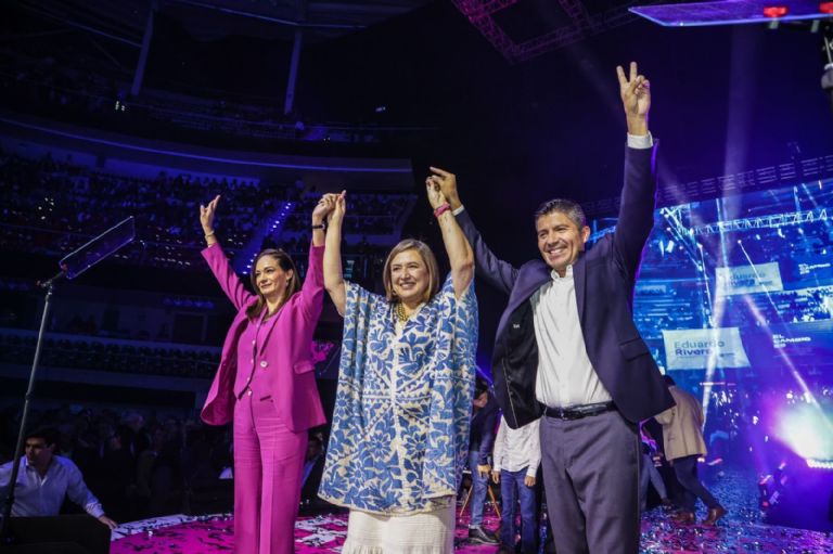 Claudia Sheinbaum lidera las encuestas contra Xóchitl Gálvez