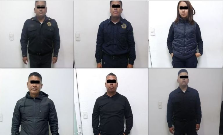 Policías detenidos en Neza