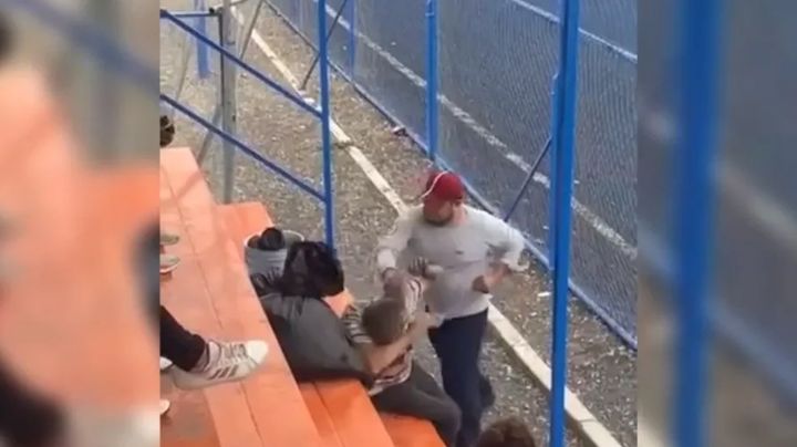 VIDEO: Por celebrar un gol del equipo contrario, anciano es golpeado de forma salvaje en SLP