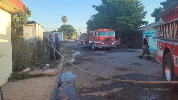 Alerta en Ciudad Obregón: A tempranas horas, casa arde en llamas y Bomberos se movilizan