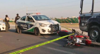 Imágenes fuertes: Motociclista muere tras derrapar varios metros en Tecámac; su novia vive