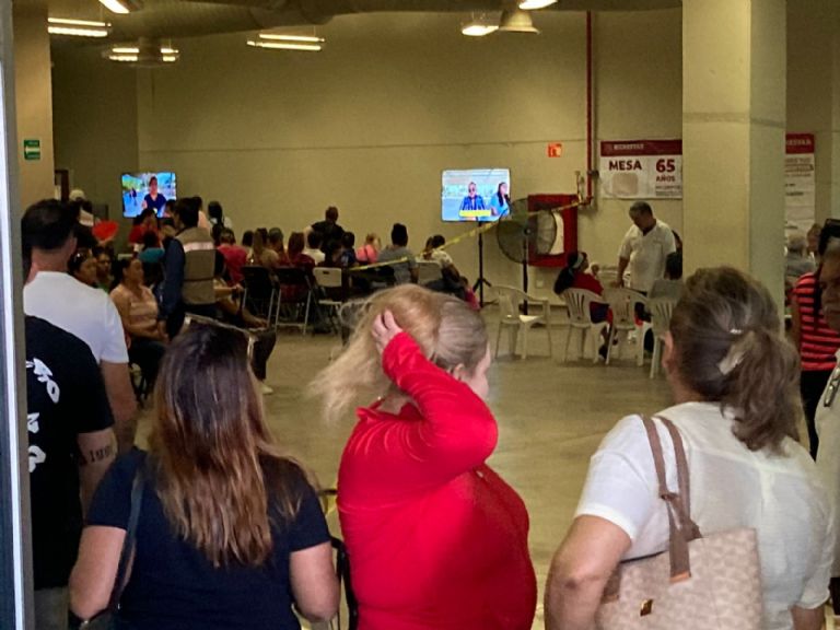 Comienza entrega de uniformes en Cajeme. Foto: Cortesía