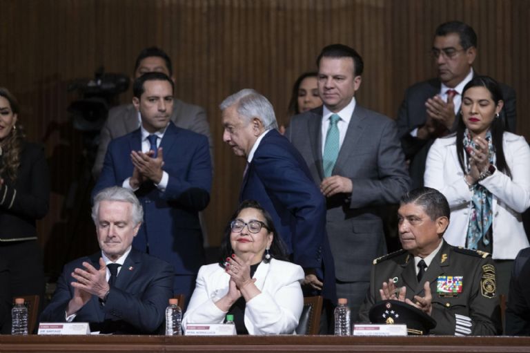 AMLO se lanza contra la presidenta Norma Píña. Foto: Internet