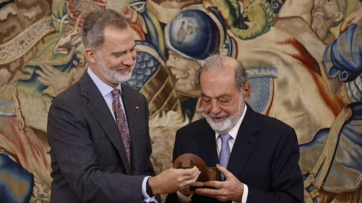 Carlos Slim recibe el 'Premio Enrique V. Iglesias' por parte del rey Felipe de España