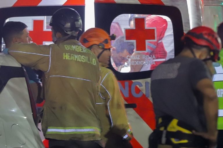 Hombre intenta lanzarse desde torre en Hermosillo. Foto: Facebook