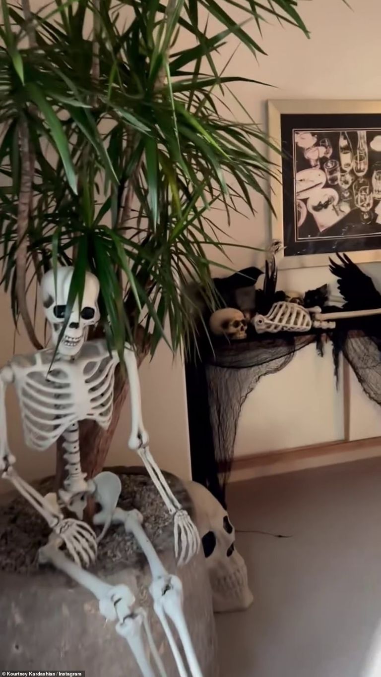 Instagram Kourtney Kardashian