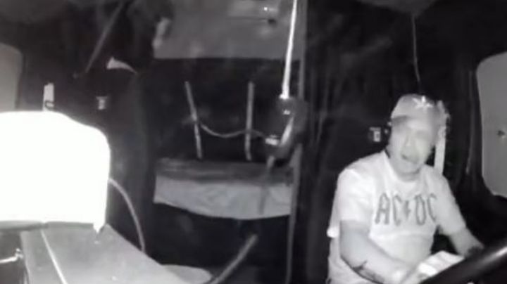 VIDEO: Captan asalto a tráiler sobre el Circuito Exterior Mexiquense; lo atacan a balazos