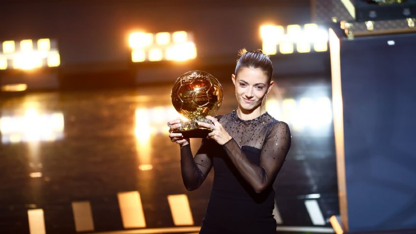 Aitana Bonmatí gana el Balón de Oro del futbol femenil; es el primero de su carrera