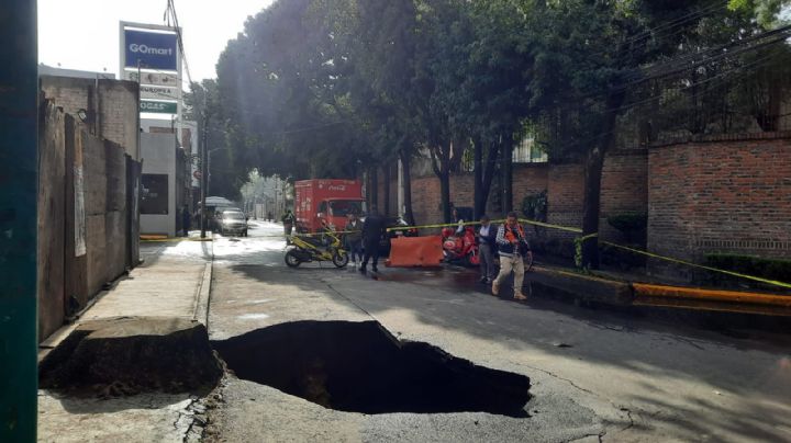 Reparaciones a socavón en la alcaldía Tlalpan detienen la circulación por el resto del día