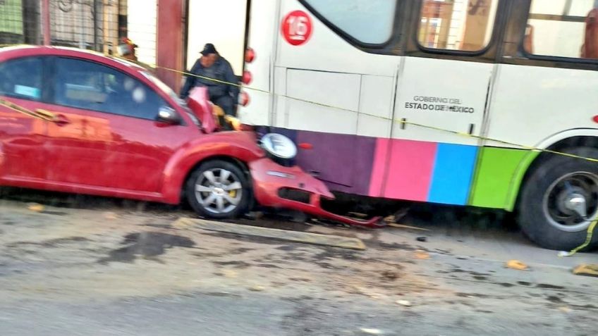 Caos en la López Portillo tras fatal accidente; conductor muere al chocar con el Mexibús