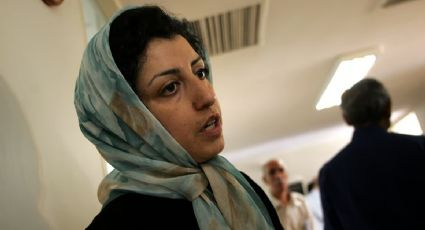 Narges Mohammadi, encarcelada, gana el Premio Nobel de la paz; Irán reclama