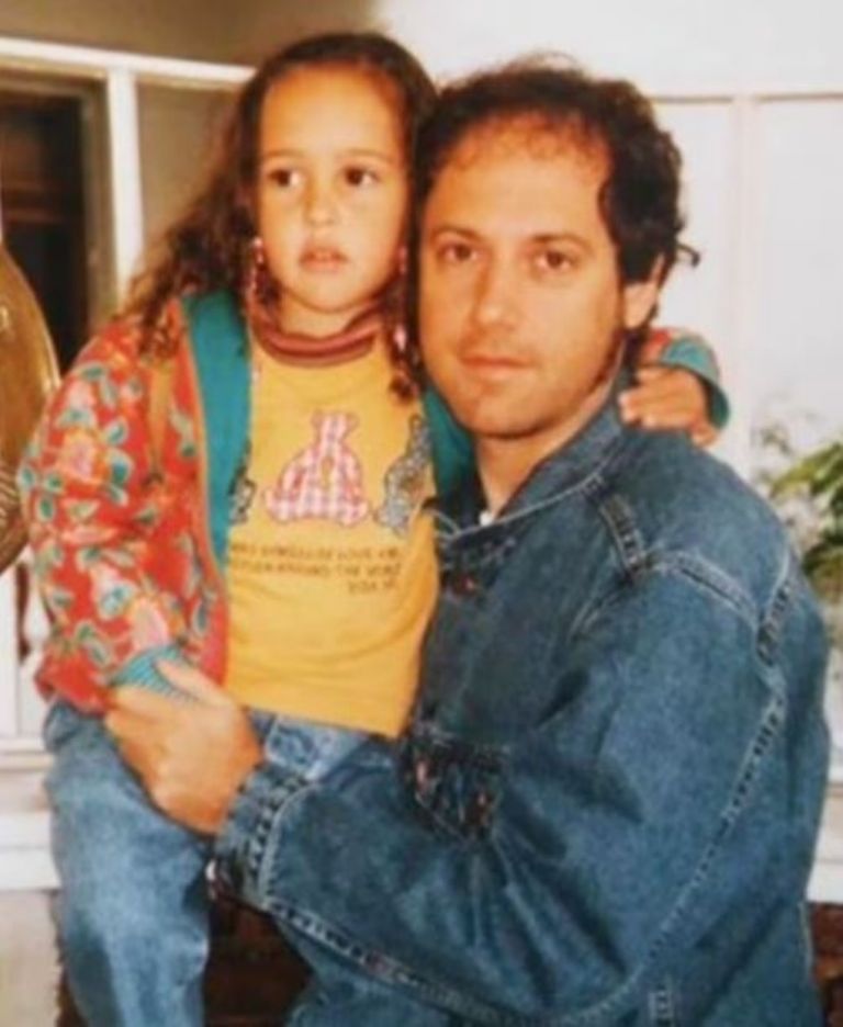 Belá Marcovich denuncia a su padre, Alejandro Marcovich