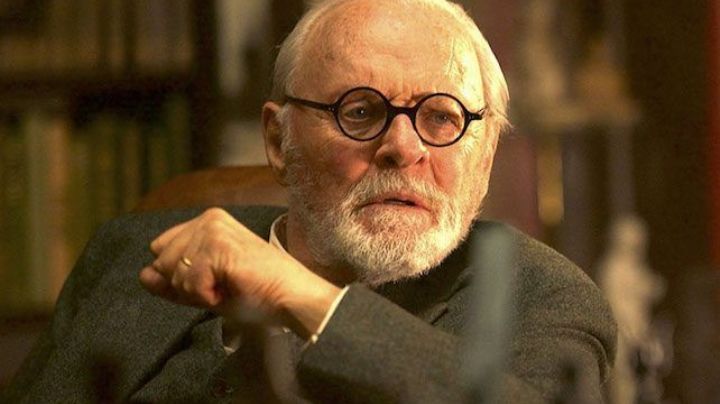 'Freud's Last Session' lucha con exceso de subtramas en su versión cinematográfica