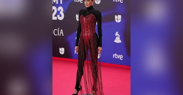 Nieves Álvarez entre los mejor vestidos de los Latin Grammys 2023 en vivo