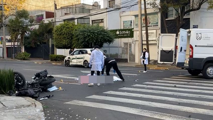 Fatídico accidente: Motociclista muere tras estrellarse contra vehículo de Uber en CDMX
