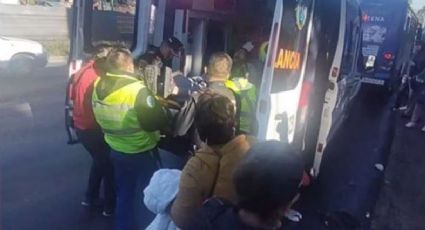 Mujer entra en labor de parto en la Línea 3 del Metro; policías la trasladan al hospital