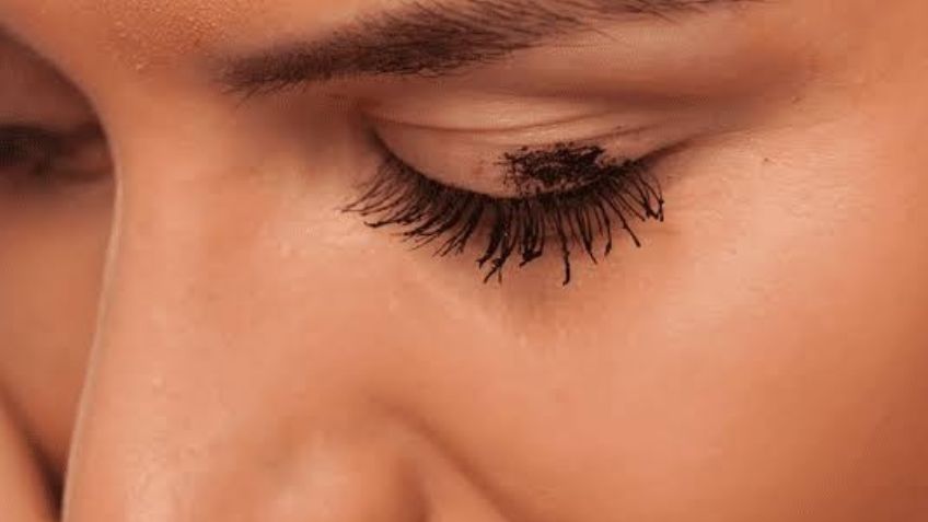 ¿Cómo quitar una mancha de rímel? Elimina los errores sin arruinar el resto de tu maquillaje