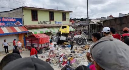 VIDEO: Tráiler se queda sin frenos y se impacta contra locales en Betania, Chiapas