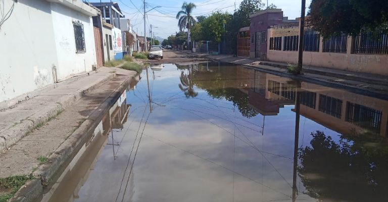 Vecinos de Las Cortinas cierran la calle como protesta ante indiferencia de las autoridades