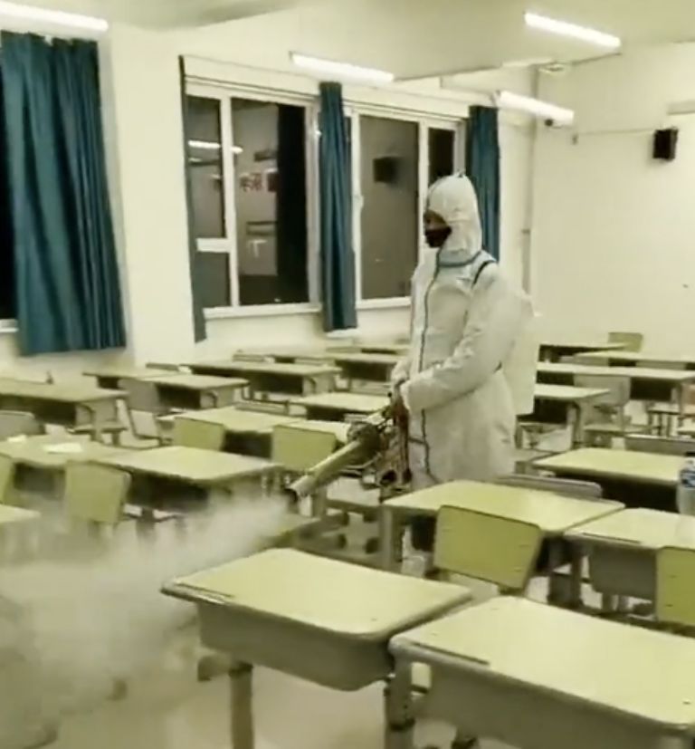 China desinfecta calles por casos de neumonia