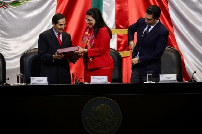 Presupuesto 2024: AMLO baña de oro a la Sedena. Foto: Internet