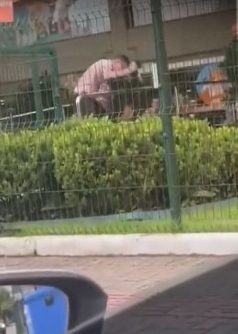 Padre apuñala a un vendedor ambulante por tocar a su hija