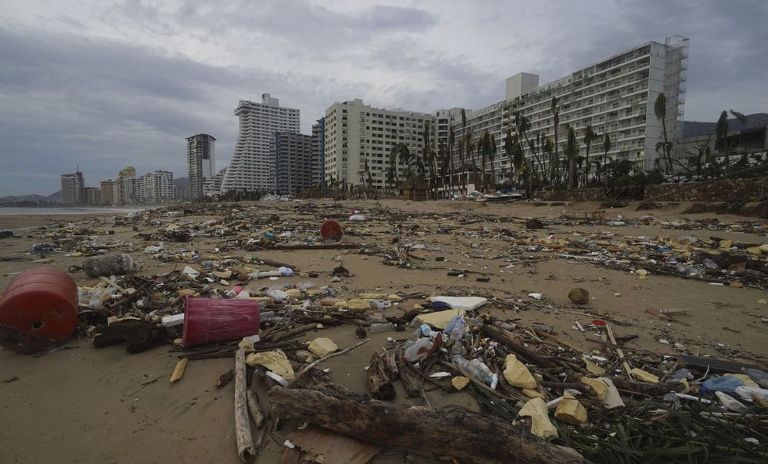 El huracán 'Otis' destruyó el puerto de Acapulco, en Guerrero. Foto: Internet