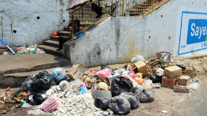 Acapulco, lleno de basura y residuos tras golpe del huracán 'Otis': AMLO promete a limpiar