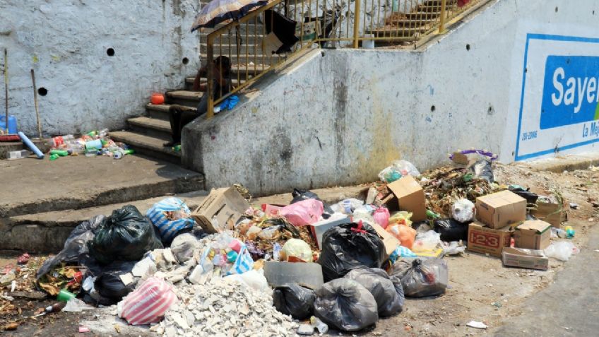 Acapulco, lleno de basura y residuos tras golpe del huracán 'Otis': AMLO promete a limpiar