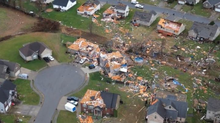 Tragedia en EU: Cinco adultos y un niño mueren tras tornados en Tennessee