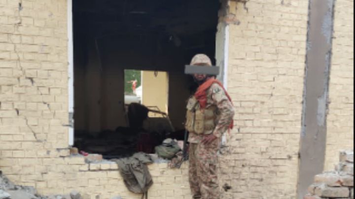 Vehículo bomba explota en edificio militar y cobra 23 vidas en Pakistán
