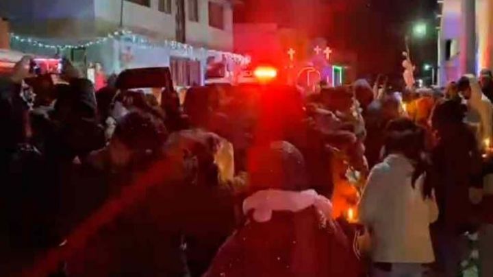 VIDEO: Así reciben los cuerpos de peregrinos atropellados en la México-Puebla en Acatzingo