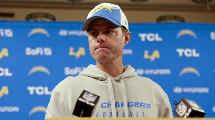Chargers despide al entrenador Brandon Staley tras paliza ante Raiders en la NFL