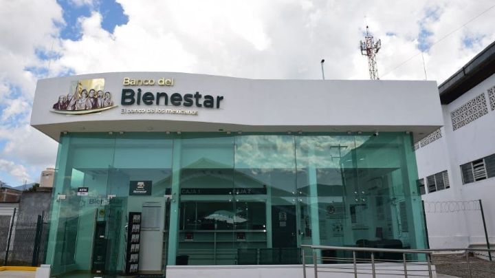 Ladrones asaltan Banco de Bienestar y arrancan cajero automático con una camioneta