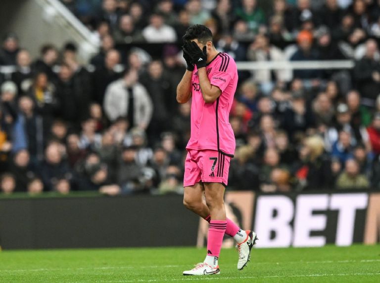 Raúl Jiménez podría perderse importante juego de la Selección Mexicana por lesión