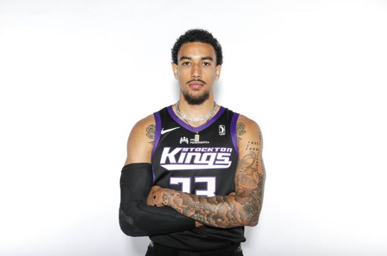 Acusan de secuestro y asesinato a jugador de la NBA G League, Chance Comanche