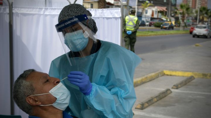 Gobierno de AMLO confirma un caso de Pirola, subvariante del Covid-19; descartan alerta