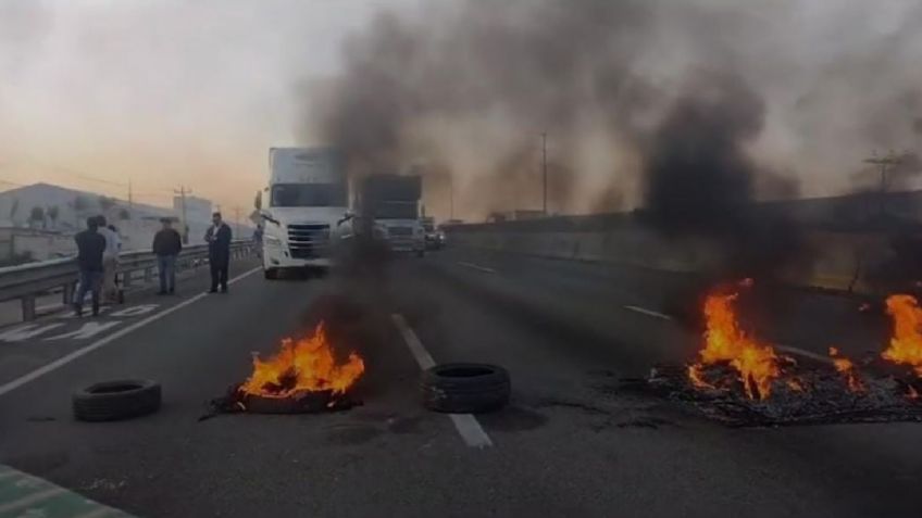 ¿Qué demandan los habitantes de Santa Ana Xalmimilulco que bloquearon la México-Puebla?